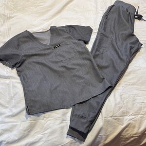 Women’s Gray Jaanuu Scrub Set